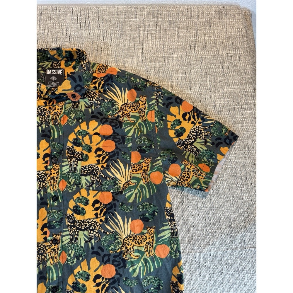 Super Massive Short Sleeve Button Up Tiger Leopard Cheetah Jungle Tropical Sz‎ L - Picture 6 of 15